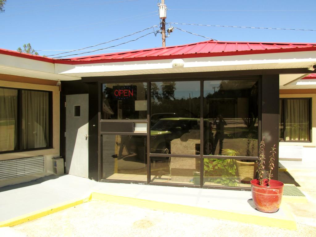 Country Inn Motel Oakdale Exterior photo